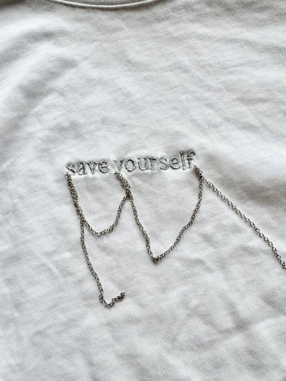 HYEIN SEO White 100% Cotton "Save Yourself" Embroidered Chain T-Shirt, Size M - Picture 9 of 14